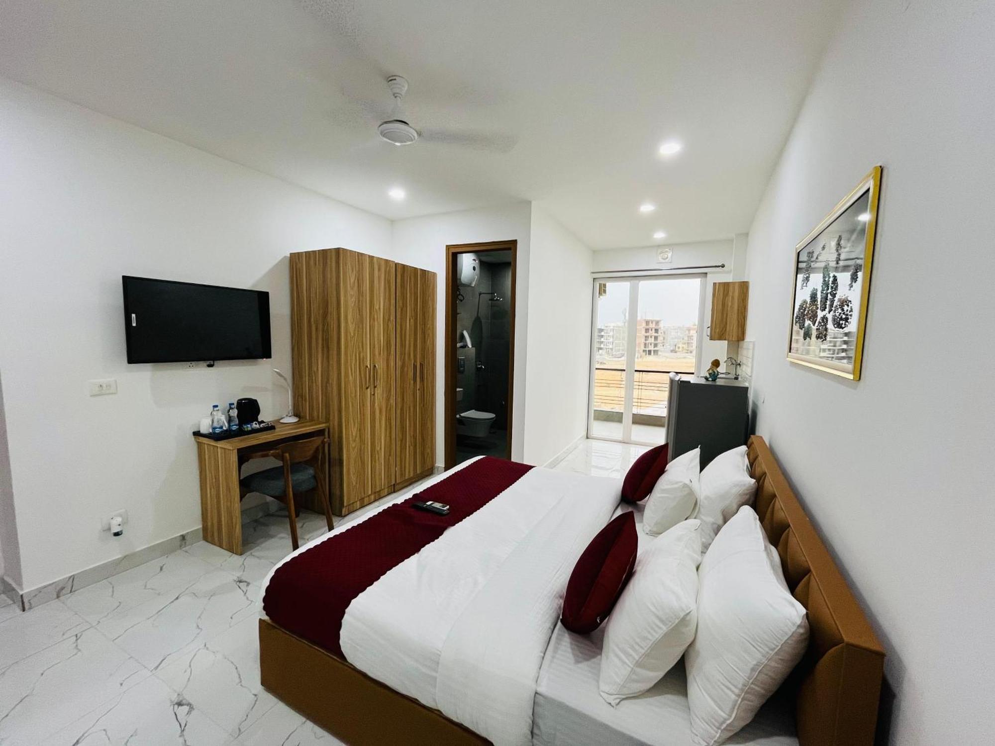 גורגאון The Lodgers Studio Apartment Infront Of Artemis Hospital Gurugram מראה חיצוני תמונה