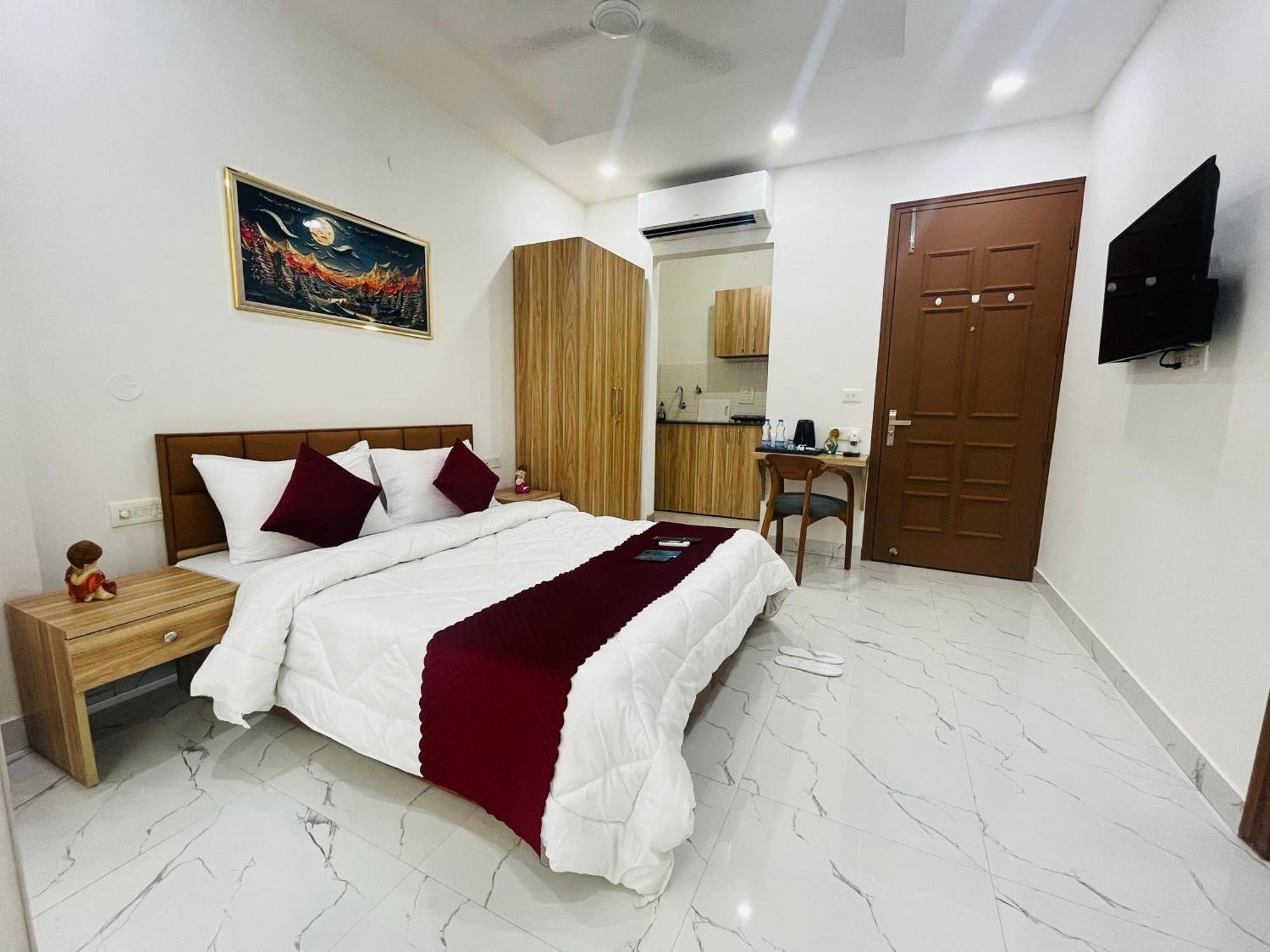 גורגאון The Lodgers Studio Apartment Infront Of Artemis Hospital Gurugram מראה חיצוני תמונה