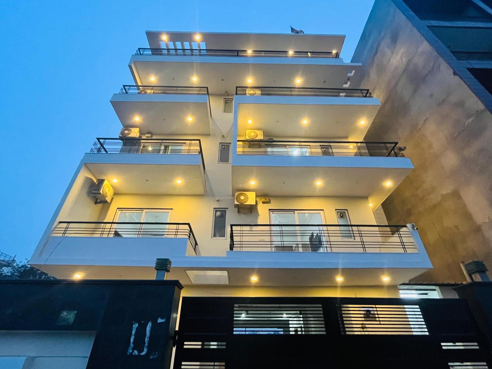 גורגאון The Lodgers Studio Apartment Infront Of Artemis Hospital Gurugram מראה חיצוני תמונה