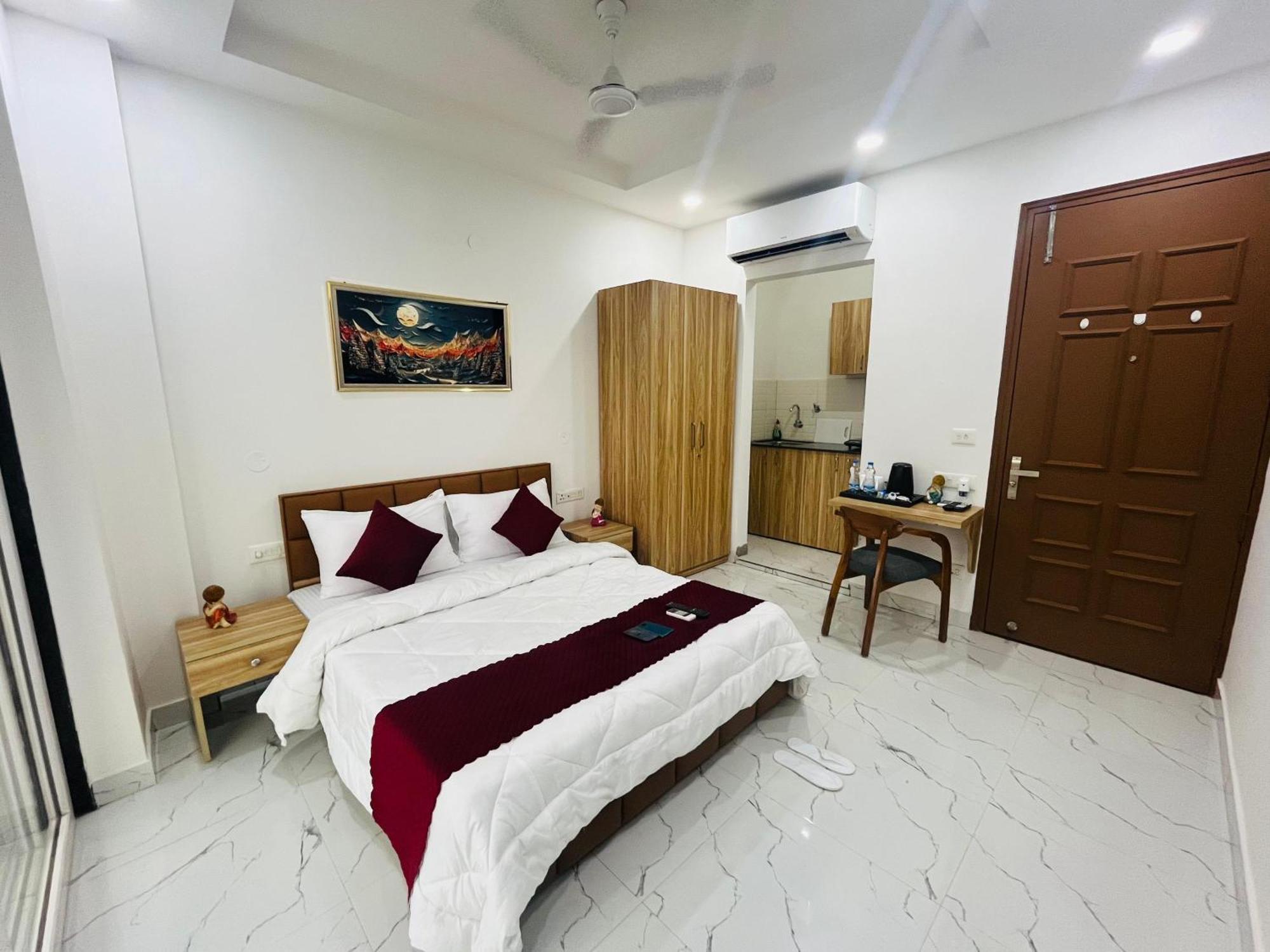 גורגאון The Lodgers Studio Apartment Infront Of Artemis Hospital Gurugram מראה חיצוני תמונה