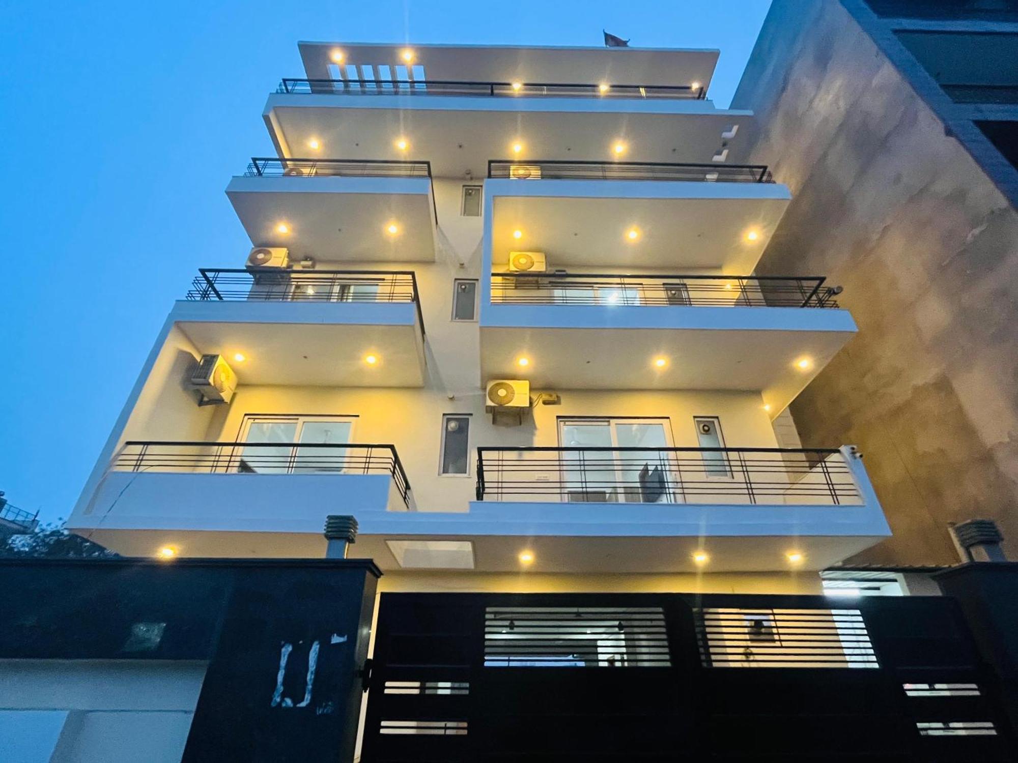 גורגאון The Lodgers Studio Apartment Infront Of Artemis Hospital Gurugram מראה חיצוני תמונה