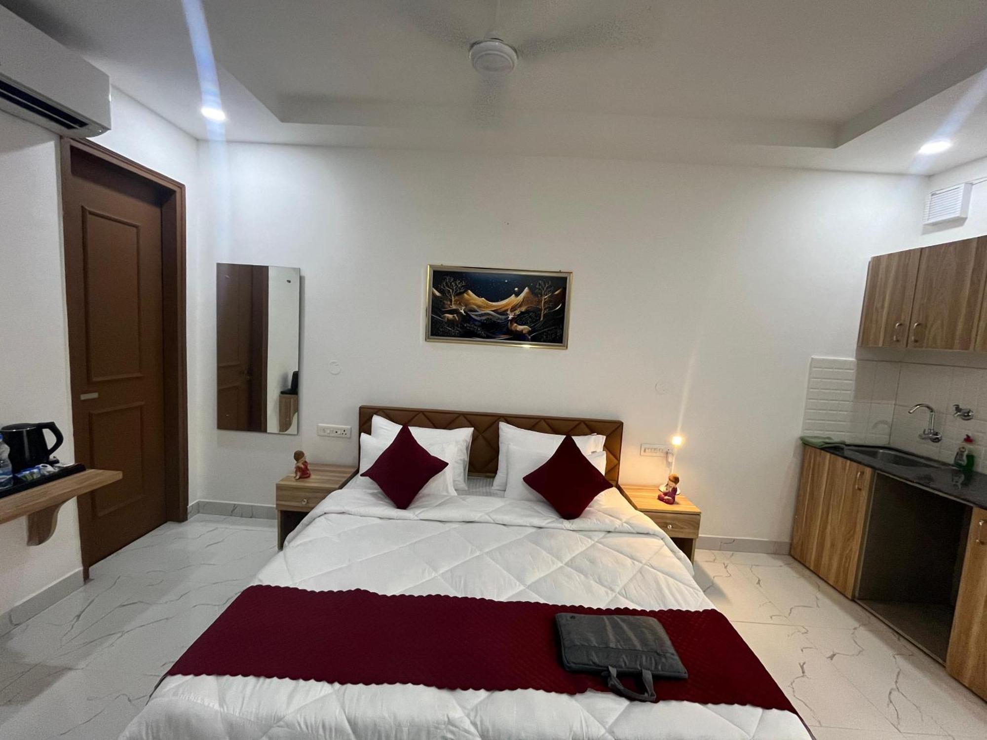 גורגאון The Lodgers Studio Apartment Infront Of Artemis Hospital Gurugram מראה חיצוני תמונה