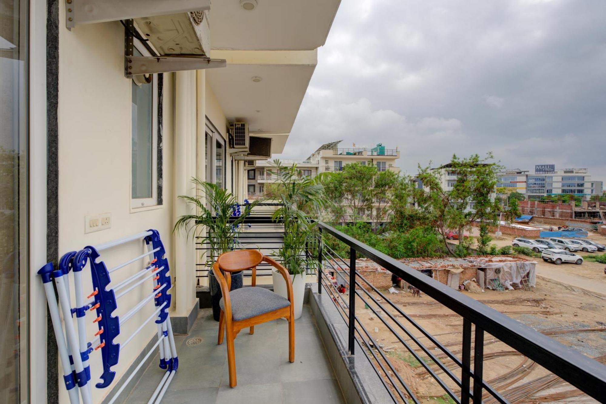 גורגאון The Lodgers Studio Apartment Infront Of Artemis Hospital Gurugram מראה חיצוני תמונה