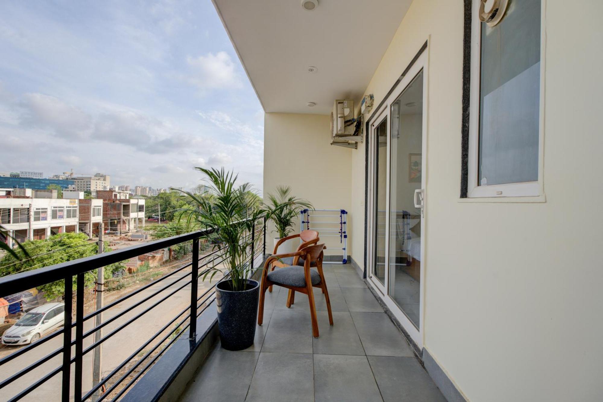 גורגאון The Lodgers Studio Apartment Infront Of Artemis Hospital Gurugram מראה חיצוני תמונה