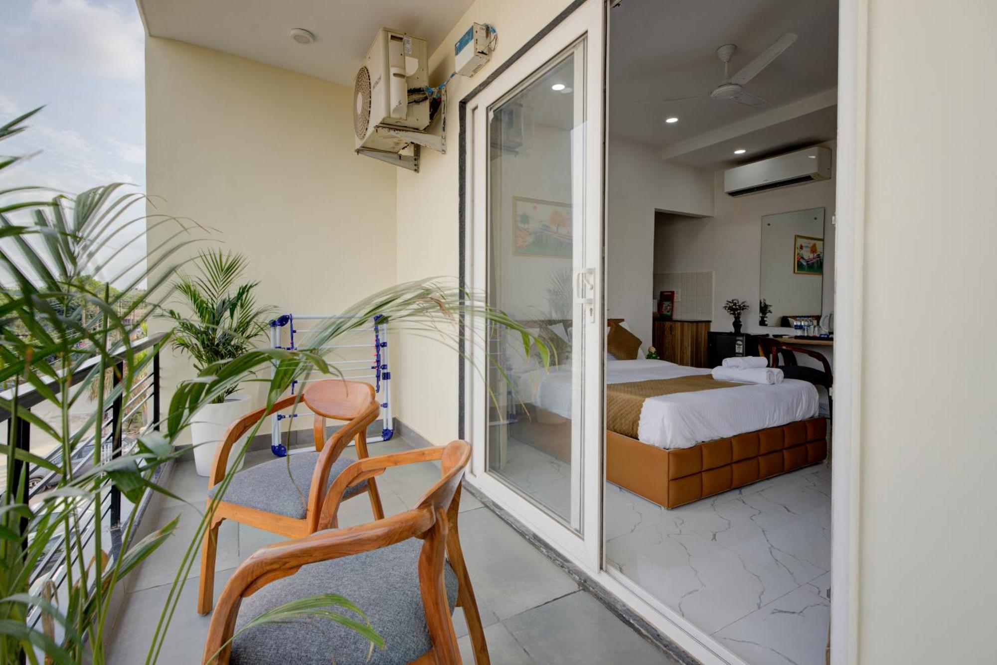 גורגאון The Lodgers Studio Apartment Infront Of Artemis Hospital Gurugram מראה חיצוני תמונה