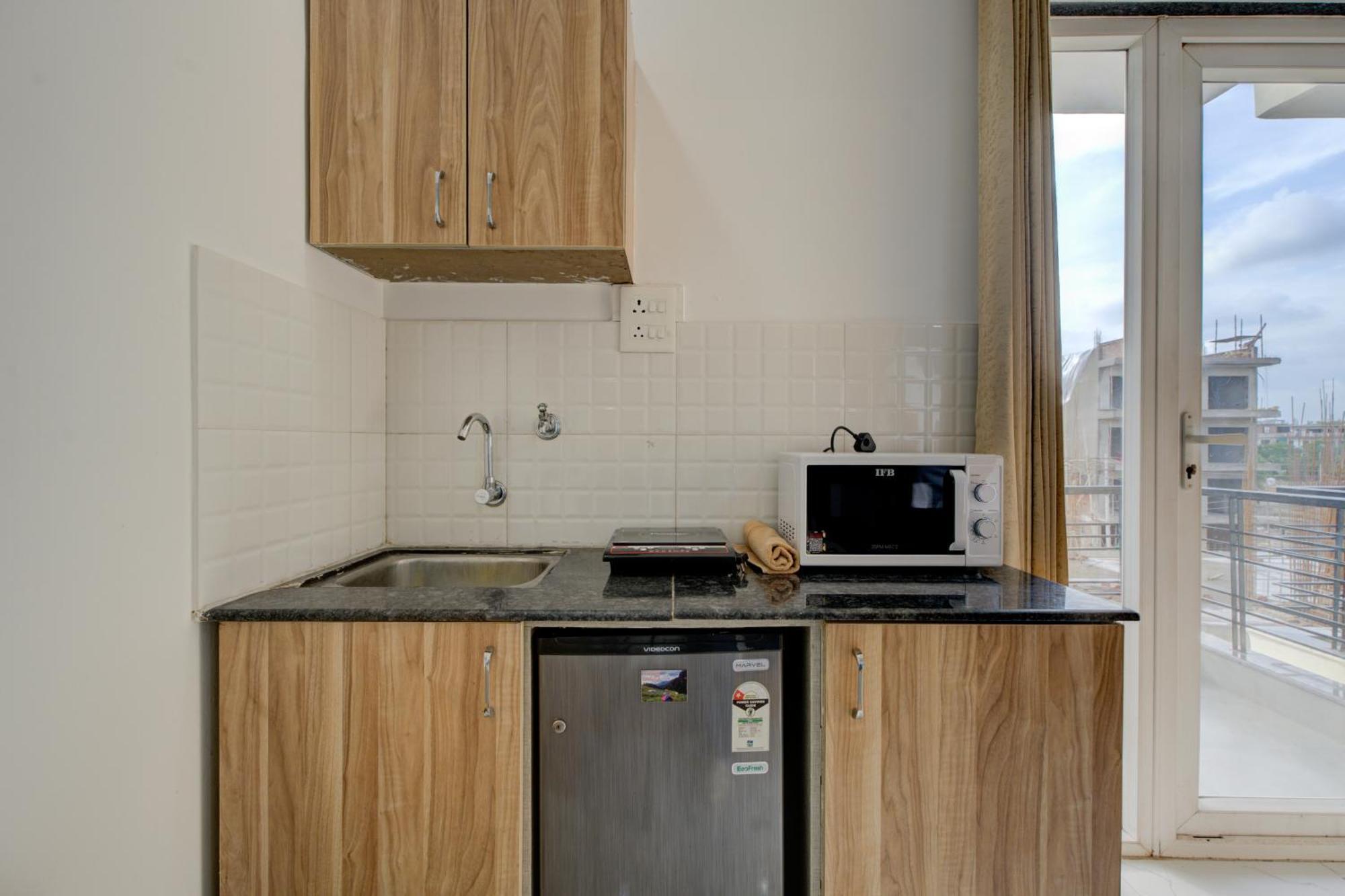 גורגאון The Lodgers Studio Apartment Infront Of Artemis Hospital Gurugram מראה חיצוני תמונה