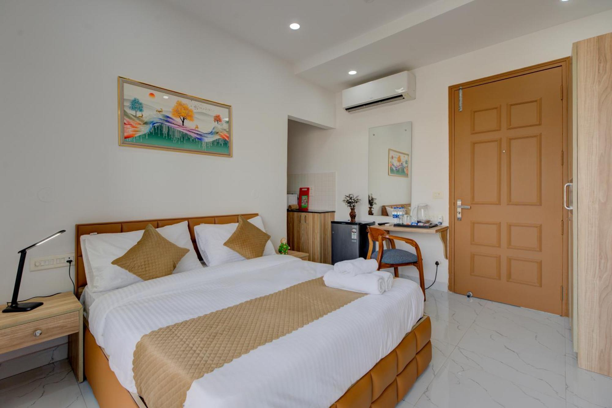 גורגאון The Lodgers Studio Apartment Infront Of Artemis Hospital Gurugram מראה חיצוני תמונה