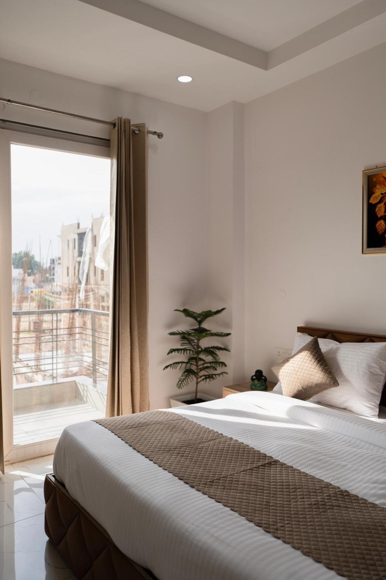 גורגאון The Lodgers Studio Apartment Infront Of Artemis Hospital Gurugram מראה חיצוני תמונה