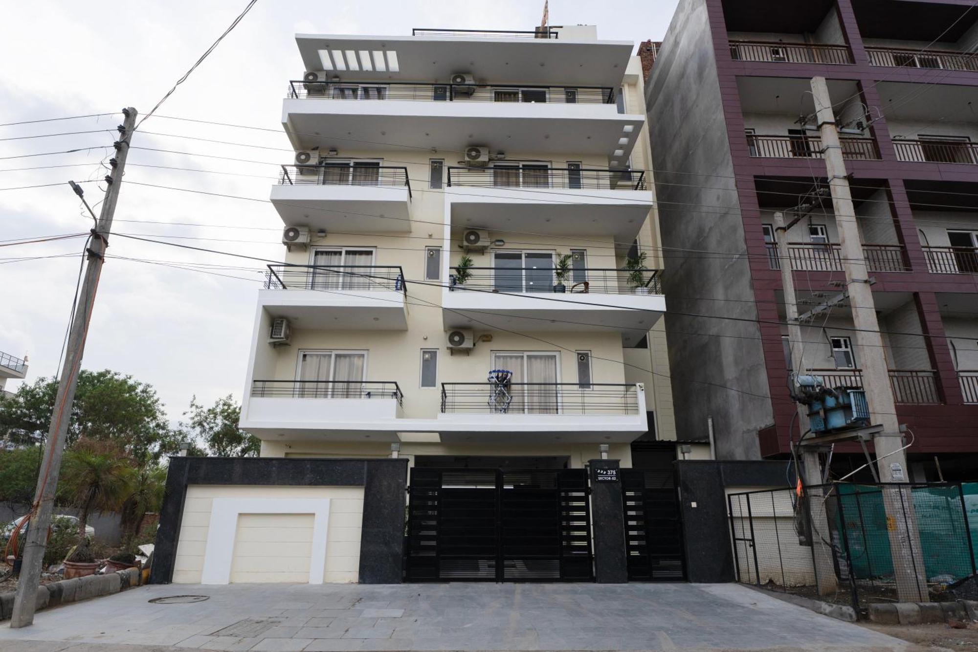 גורגאון The Lodgers Studio Apartment Infront Of Artemis Hospital Gurugram מראה חיצוני תמונה